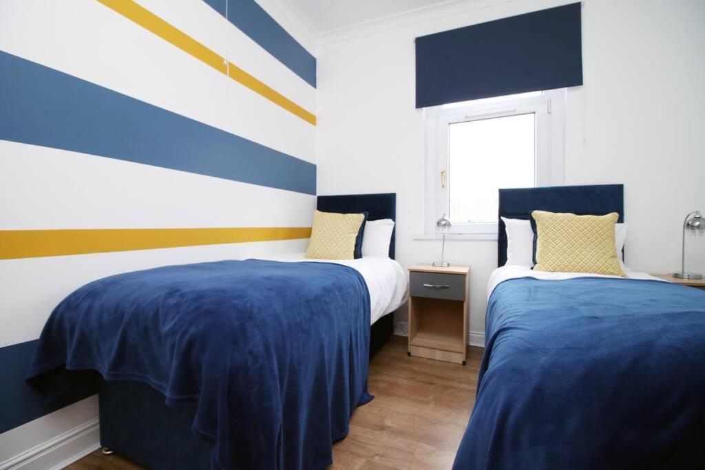 Holiday House For 7 Guests, Free Wi-Fi & Self Check-In Explore Newport Villa ภายนอก รูปภาพ